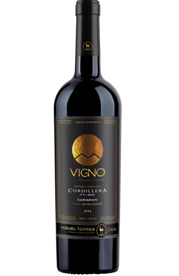 Miguel Torres Cordillera Vigno Carignan, Chile 75cl by Spades Wines & Spirits, a vibrant Chilean red wine with bold notes of ripe berries, dark plum, and hints of spice and minerality. Perfectly paired with grilled meats, robust stews, and strong cheeses. Ideal for hearty dinners and special gatherings.