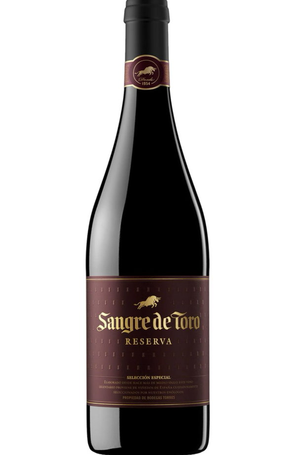 Familia Torres Sangre De Toro Reserva Red, Spain 75cl by Spades Wines & Spirits, a robust and complex red wine with rich notes of blackberries, plums, and spices, enhanced by smooth tannins and a touch of oak. Perfectly paired with hearty stews, grilled meats, and aged cheeses. Ideal for special dinners and sophisticated gatherings.