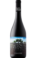 La Garnacha - Salvaje del Moncayo 75cl is a bold and expressive red wine from the Moncayo region in Spain, made from the Garnacha grape. This wine features intense aromas of ripe red fruit, such as blackberries and plums, complemented by earthy and floral notes, along with hints of spice and minerals. On the palate, it is full-bodied, with rich fruit flavours, balanced acidity, and a smooth, lingering finish. Its robust character makes it a great match for grilled meats, lamb dishes, and mature cheeses.