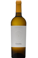 Quinta Nova Grainha White Reserva 75cl from Spades Wines & Spirits. An elegant Douro white crafted from indigenous grape varieties, it offers aromas of citrus, white flowers, and a touch of vanilla from oak aging. The palate is fresh yet creamy, with vibrant acidity and a long, mineral finish. Perfect with seafood, poultry, or creamy pasta dishes.