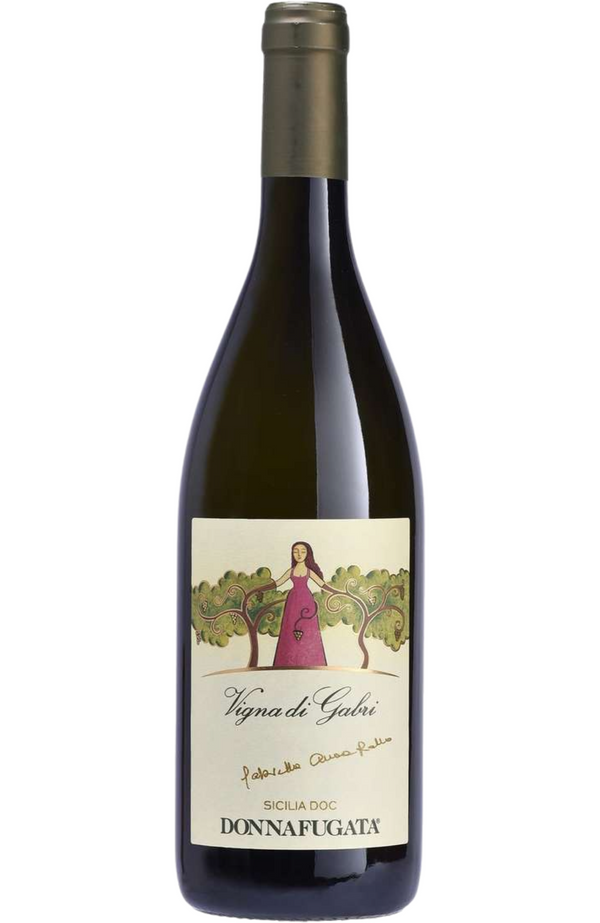 Donnafugata - Vigna di Gabri, Bianco 75cl from Spades Wines & Spirits. A refined and aromatic white wine from Sicily, made from the native Grillo grape. This elegant wine offers complex aromas of ripe citrus, white flowers, and a hint of tropical fruit, balanced by a refreshing acidity and a subtle minerality. Its smooth texture and vibrant finish make it a perfect match for seafood, poultry, or light pasta dishes. A showcase of Sicily’s rich winemaking tradition and unique terroir.